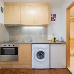 Host Wise - Modern With Terrace - Walk Everywhere Apartment Porto