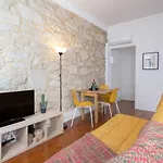 Host Wise - Modern With Terrace - Walk Everywhere