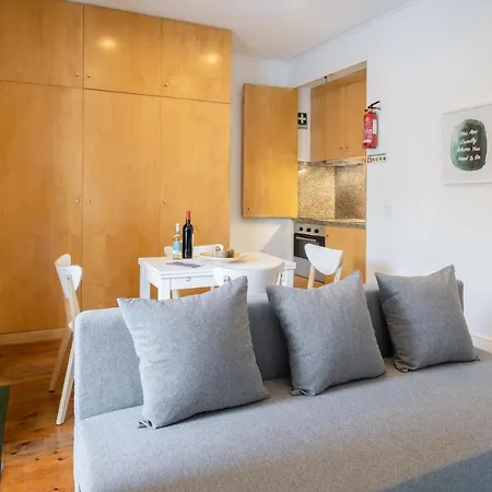 Host Wise - Modern With Terrace - Walk Everywhere *