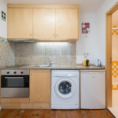 Host Wise - Modern With Terrace - Walk Everywhere Apartment Porto