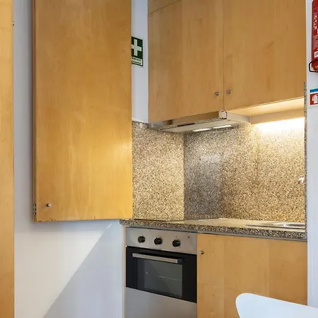 Host Wise - Modern With Terrace - Walk Everywhere Apartment Porto