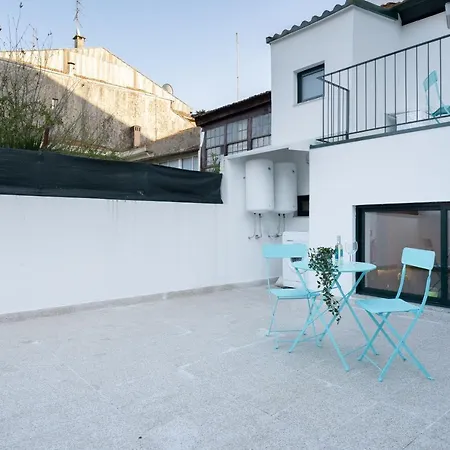Host Wise - Modern With Terrace - Walk Everywhere Apartment
