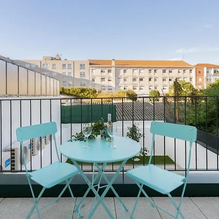 Host Wise - Modern With Terrace - Walk Everywhere * Porto