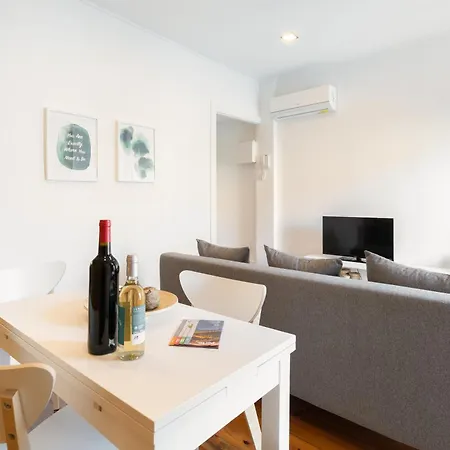 Apartment Host Wise - Modern With Terrace - Walk Everywhere Porto