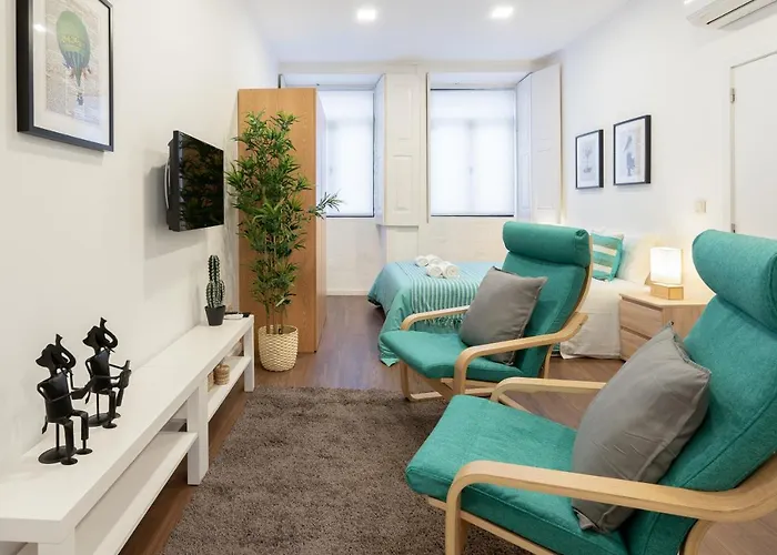 Host Wise - Modern With Terrace - Walk Everywhere Apartment *