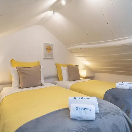 Host Wise - Modern With Terrace - Walk Everywhere Апартаменты