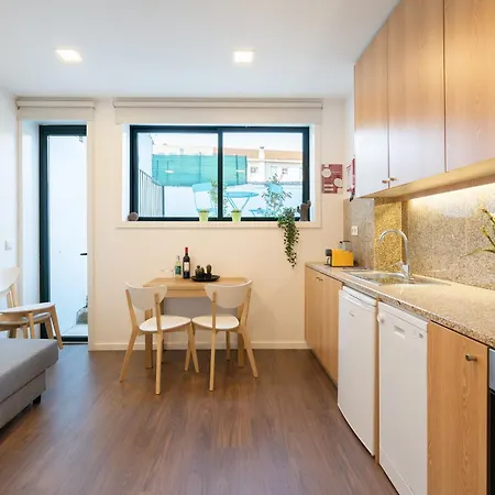 Host Wise - Modern With Terrace - Walk Everywhere Porto