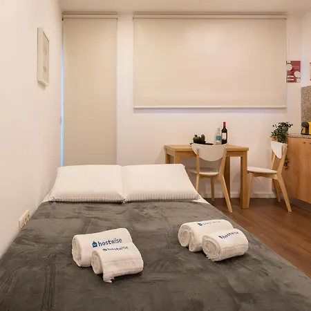 Host Wise - Modern With Terrace - Walk Everywhere Appartement