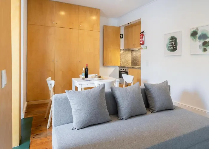 Host Wise - Modern With Terrace - Walk Everywhere *