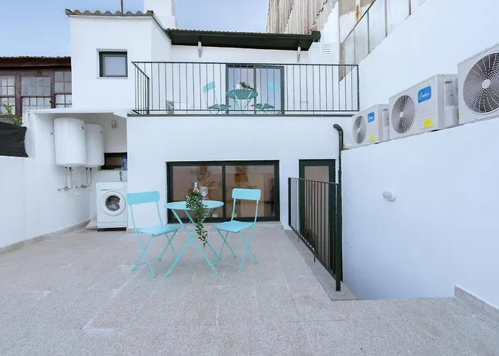 Host Wise - Modern With Terrace - Walk Everywhere