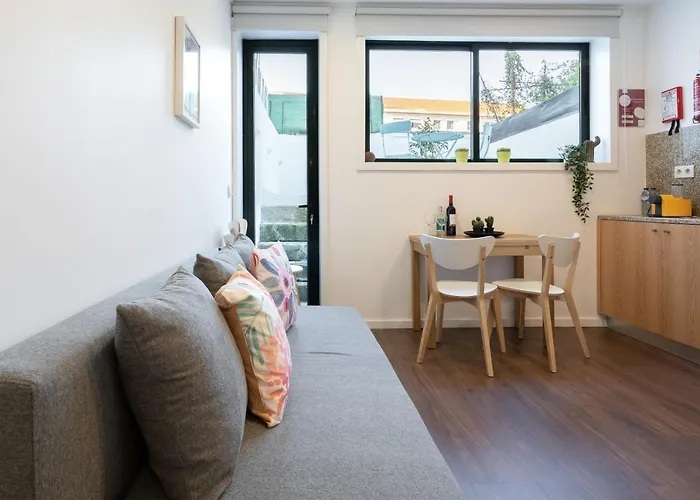 Апартаменты Host Wise - Modern With Terrace - Walk Everywhere