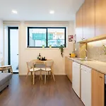 Host Wise - Modern With Terrace - Walk Everywhere Porto