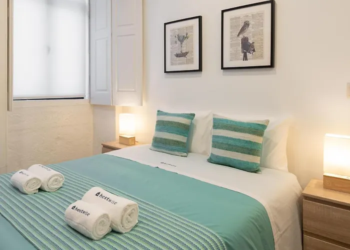 Host Wise - Modern With Terrace - Walk Everywhere